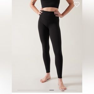Athleta Ultra High Rise Elation Tight Size M